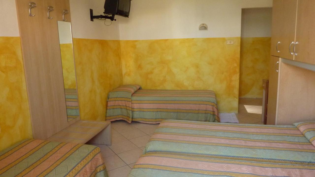 לידו די ג'סולו Hotel Canova מראה חיצוני תמונה