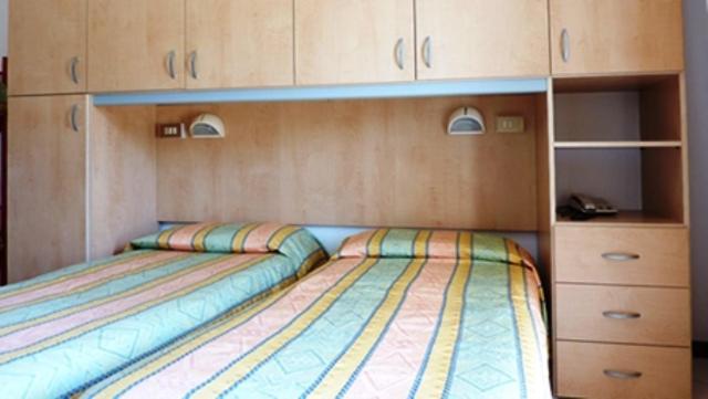 לידו די ג'סולו Hotel Canova חדר תמונה