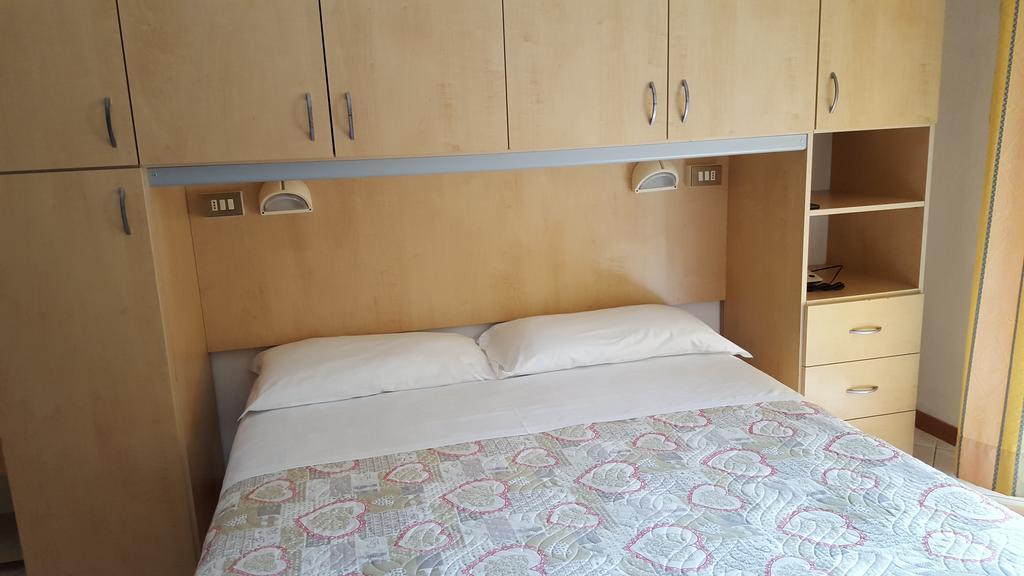 לידו די ג'סולו Hotel Canova מראה חיצוני תמונה