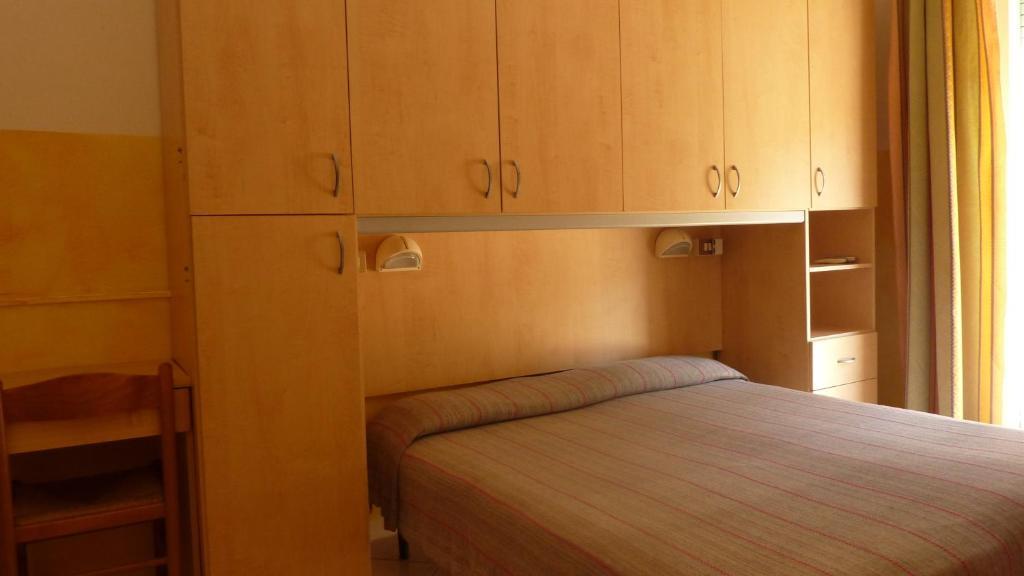 לידו די ג'סולו Hotel Canova חדר תמונה