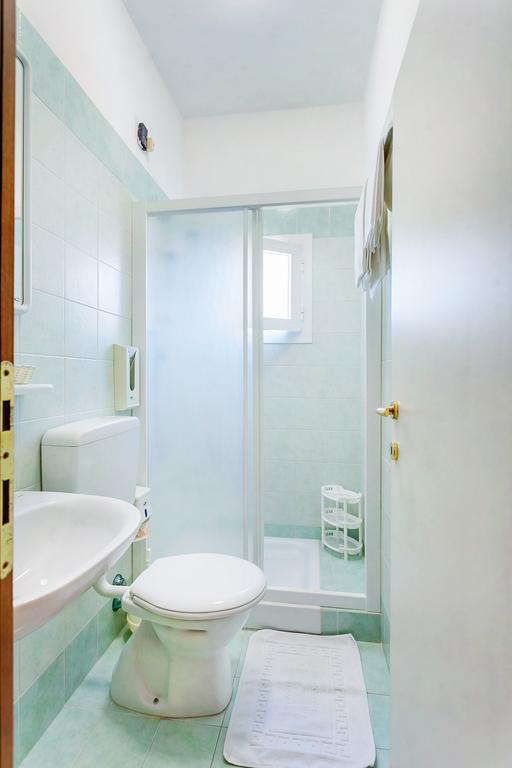לידו די ג'סולו Hotel Canova חדר תמונה