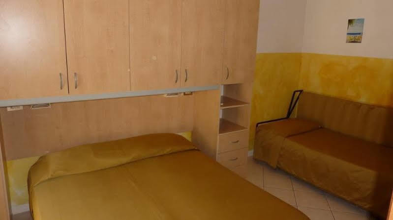 לידו די ג'סולו Hotel Canova מראה חיצוני תמונה